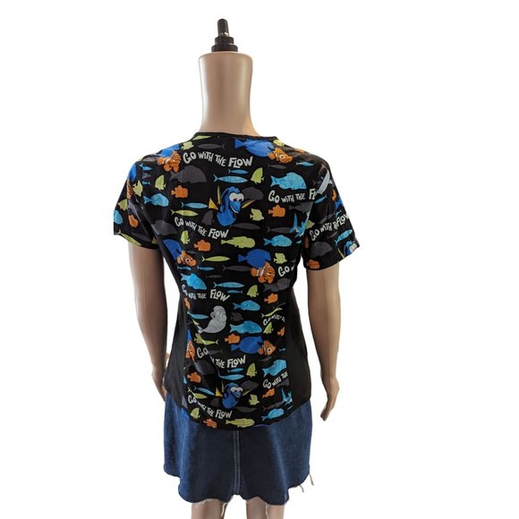 Disney Pixar Sz XS Faux Wrap Scrub Top Finding Dory RN, PEDS, VET Stretch Pocket - Picture 2 of 7